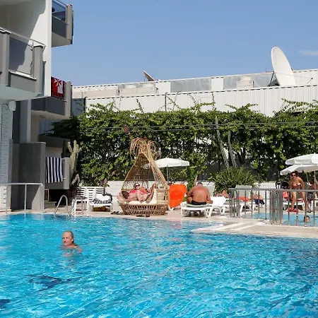 Kleopatra Tuna アパートホテル