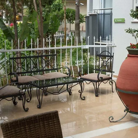 Kleopatra Tuna アパートホテル