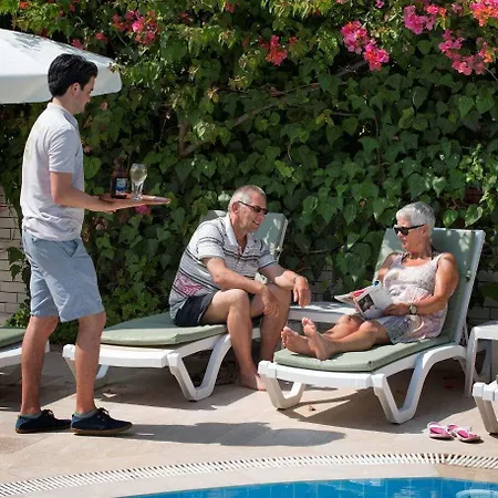 Kleopatra Tuna アパートホテル 3*