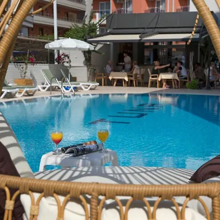 アパートホテル Kleopatra Tuna アランヤ